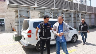 Samsun'da aracın zulasında 17 tabancayla yakalanan şahıs adliyede