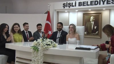 İstanbul'da nikah salonlarında 25.05.2025 yoğunluğu yaşandı