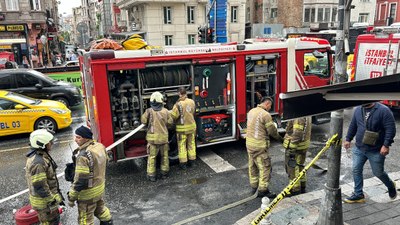 İstanbul'da 6 katlı binada yangın paniği