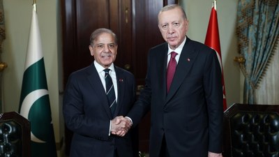 Pakistan Başbakanı Şerif'i kabul etti