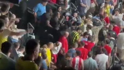Fenerbahçe ile Monaco taraftarları arasında gerginlik!