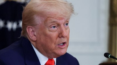 Trump, AB'ye uygulanacak yüzde 50'lik tarifeyi erteledi