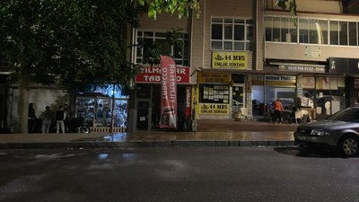 Kocaeli'de iş yerinde unutulan alkollü şahıs camdan düşerek ağır yaralandı