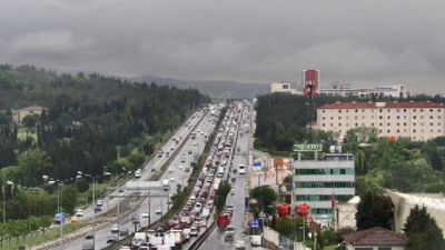 İstanbul'da ambulans kaza yaptı: 3 yaralı