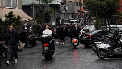 İstanbul'da pusu kurdukları otomobile kurşun yağdırdılar: 1 ölü