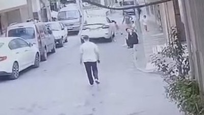 İstanbul Bağcılar'da otomobilin çarptığı çocuk yaralandı
