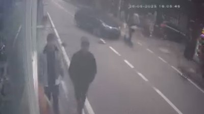 Bursa'da ani dönüş yapan otomobil scooter sürücüsüne çarptı