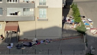 Nevşehir'de sinir krizi geçirip eşyalarını sokağa attı