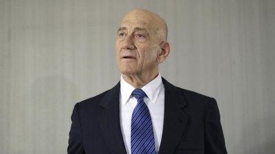 Eski başbakan Olmert: İsrail savaş suçu işliyor