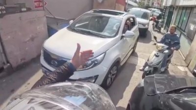 İstanbul'da ters yöne giren sürücü zor anlar yaşattı