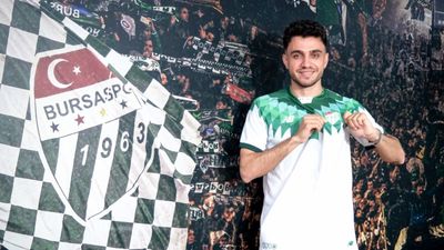 Bursaspor, Ertuğrul İdris Furat'a imzayı attırdı