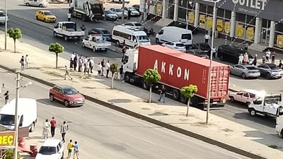İzmir'de otomobile pompalı tüfekli saldırı: 3 ölü
