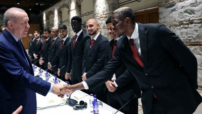 Dursun Özbek'ten Cumhurbaşkanı Erdoğan'a: Taraftar çıldırdı, Osimhen'i istiyorlar