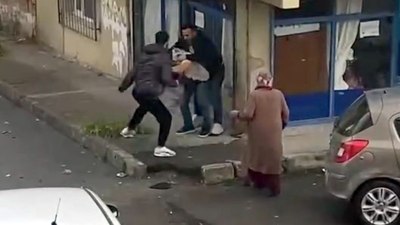 İstanbul'da trafikte yol verme kavgası