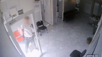 Osmaniye'de aile sağlığı merkezine saldırı anı kamerada