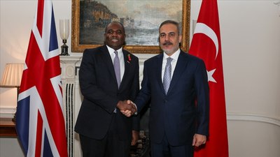 Hakan Fidan, İngiltereli mevkidaşı ile görüştü