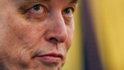 Donald Trump'la kameraların karşısına çıkan Elon Musk’ın gözündeki morluk dikkat çekti