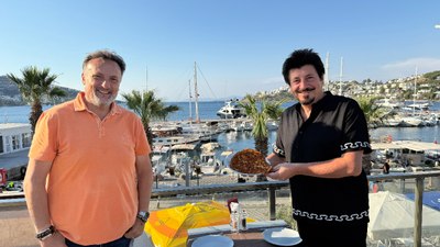Bodrum'da 3 bin TL'lik lahmacun isyanı: Altın tozuyla mı yapıyorlar