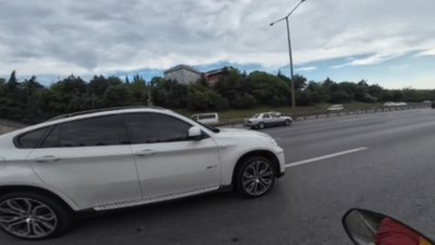 İstanbul'da TEM Otoyolu'nda makas tartışması kask kamerasında
