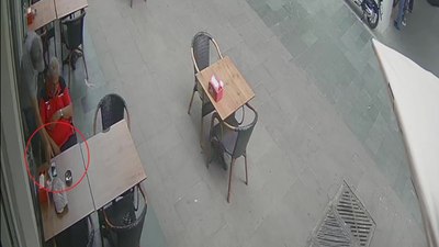 Antalya'da gittiği simitçide uyuya kaldı