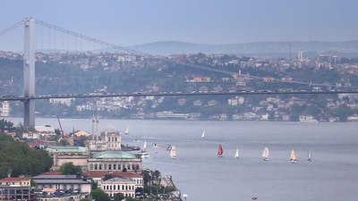 İstanbul Boğazı'nda gemi trafiği çift yönlü askıya alındı