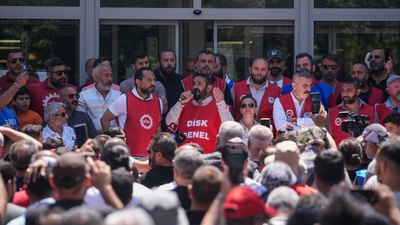 İzmir’de greve çıkan işçilerden, 'DİSK kayyum için uğraşıyor' diyen Nevşin Mengü'ye tepki