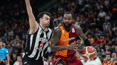 Beşiktaş, Galatasaray'ı deplasmanda mağlup etti