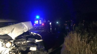Sakarya'da traktör ile hafif ticari araç çarpıştı: 4 yaralı
