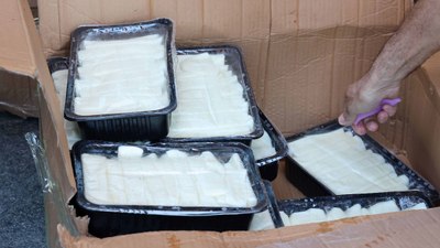 Antalya'da 700 kiloluk peynir skandalı
