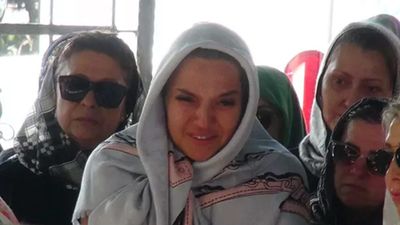 Şarkıcı Demet Akalın’ın acı günü! Kuzeni toprağa verildi