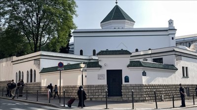 Fransa'da camide Kur'an-ı Kerim yakan kişi gözaltına alındı