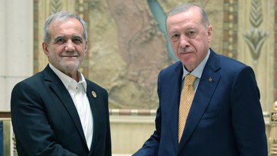 İran Cumhurbaşkanı Mesud Pezeşkiyan ile görüştü