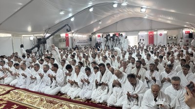 Arafat'ta vakfe duası yaptı