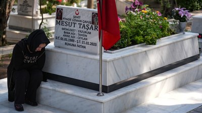 Bayramda şehitlikler ziyaret edildi