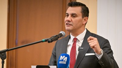 Manisa Büyükşehir Belediye Başkanı Ferdi Zeyrek'i elektrik çarptı