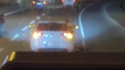 İstanbul'da otomobil sürücüsü ile otobüs şoförünün kavgası kamerada