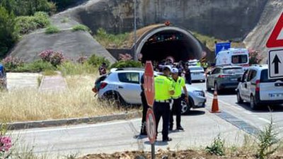Antalya-Kemer yolunda feci kaza: 2 ölü
