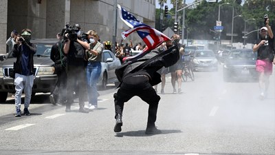 Los Angeles'ta protestolar tırmanıyor: Trump'tan 'ülkeyi böldürmeyeceğiz' açıklaması
