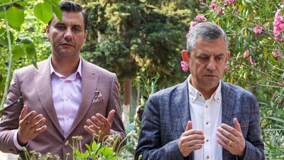 Özgür Özel'den Ferdi Zeyrek için taziye mesajı