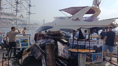 Antalya'da gezi teknesinde yangın