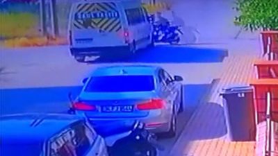 Bursa'da minibüsle çarpışan motosikletli yaralandı