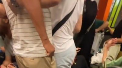 Bursa'da metroda kavga: Süslenmiş gelmiş buraya