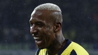 Anderson Talisca ayrılık haberlerine tepki gösterdi