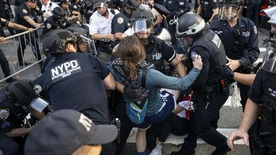 Los Angeles'ta gösteriler sürüyor