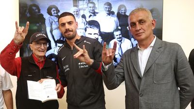 Merih Demiral: Bozkurt pozunu Aziz Sancar istedi