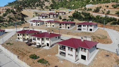 Depremzedeler bayramda yeni yuvalarına kavuştu
