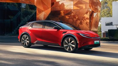 Toyota, yeni elektrikli otomobilini Çin'de piyasaya sürdü