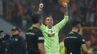 Fernando Muslera, Türkiye'den ayrıldı