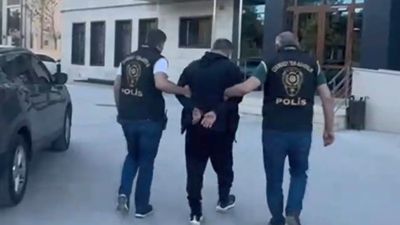 İstanbul'da aranan FETÖ üyesi, evine düzenlenen operasyonla yakalandı