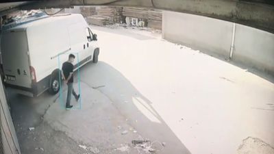 Adana'da düz kontak yaparak iki araç çalan hırsız fıstık bahçesinde yakalandı